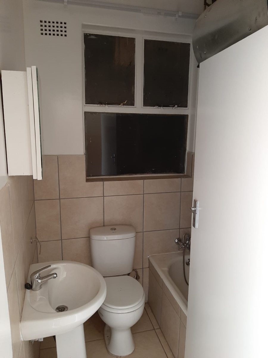 To Let 1 Bedroom Property for Rent in Yeoville Gauteng