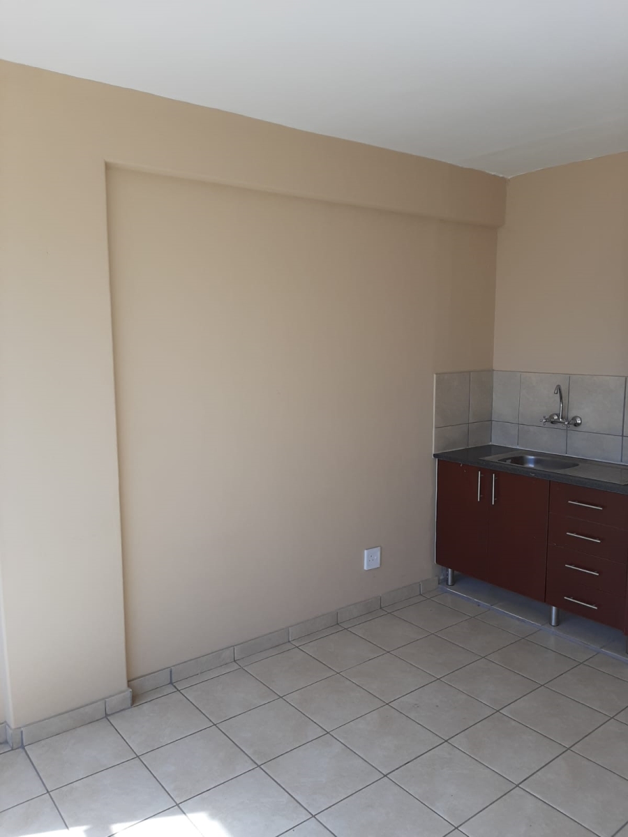 To Let 1 Bedroom Property for Rent in Yeoville Gauteng