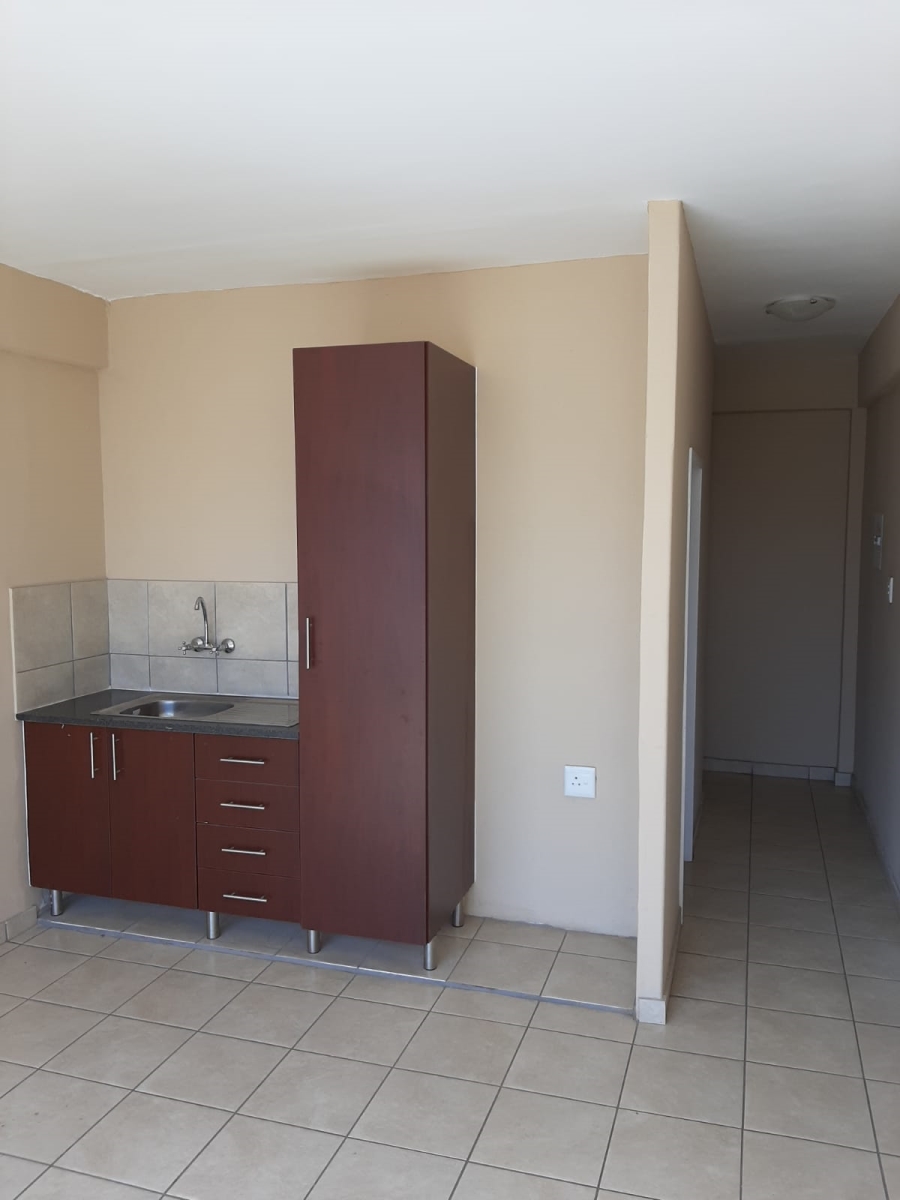 To Let 1 Bedroom Property for Rent in Yeoville Gauteng