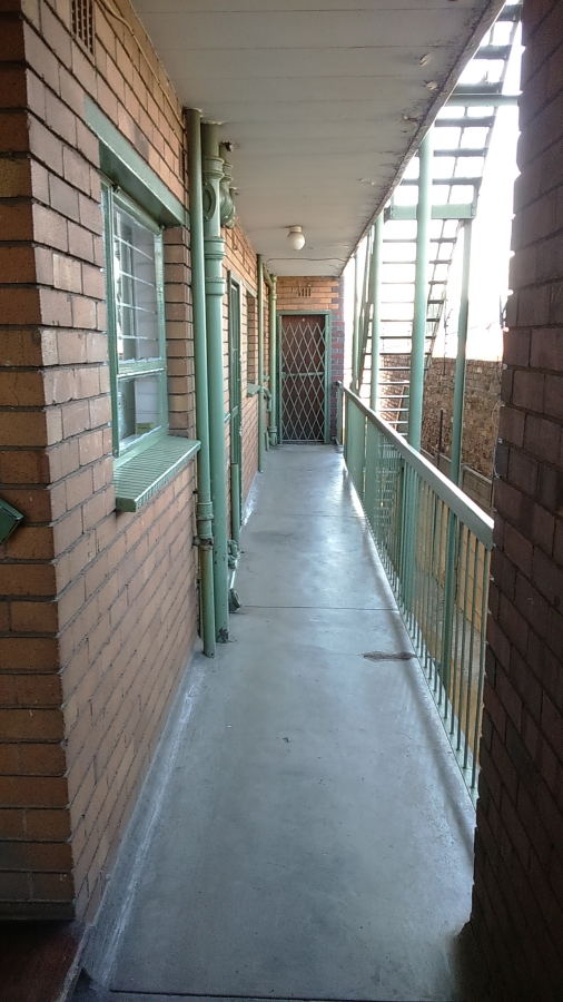 To Let 2 Bedroom Property for Rent in South Germiston Gauteng