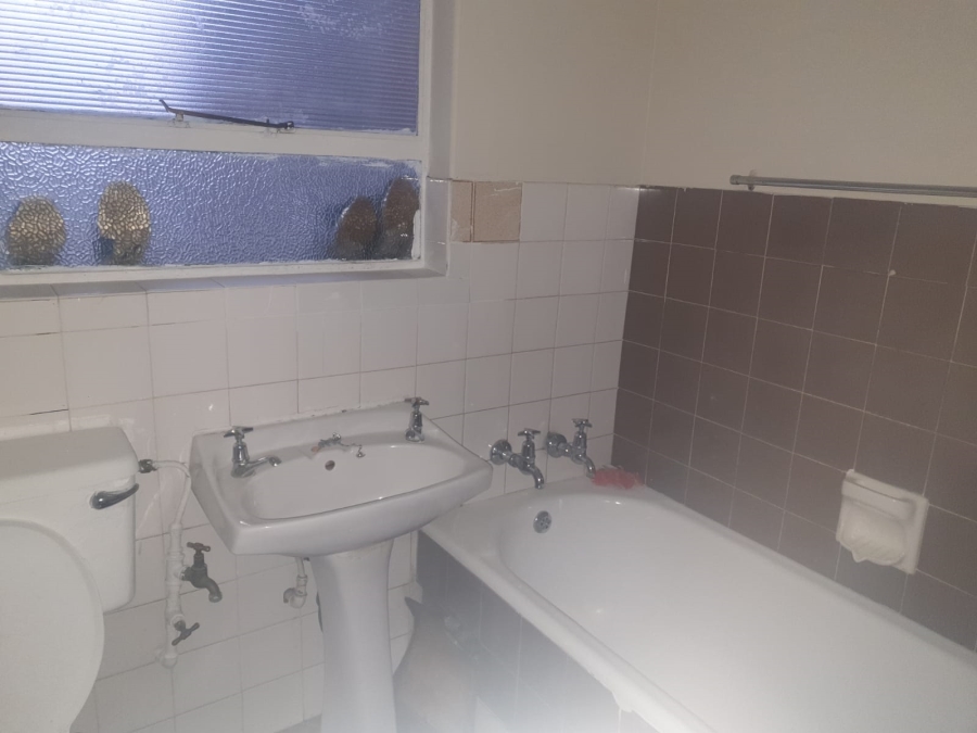 To Let 2 Bedroom Property for Rent in South Germiston Gauteng