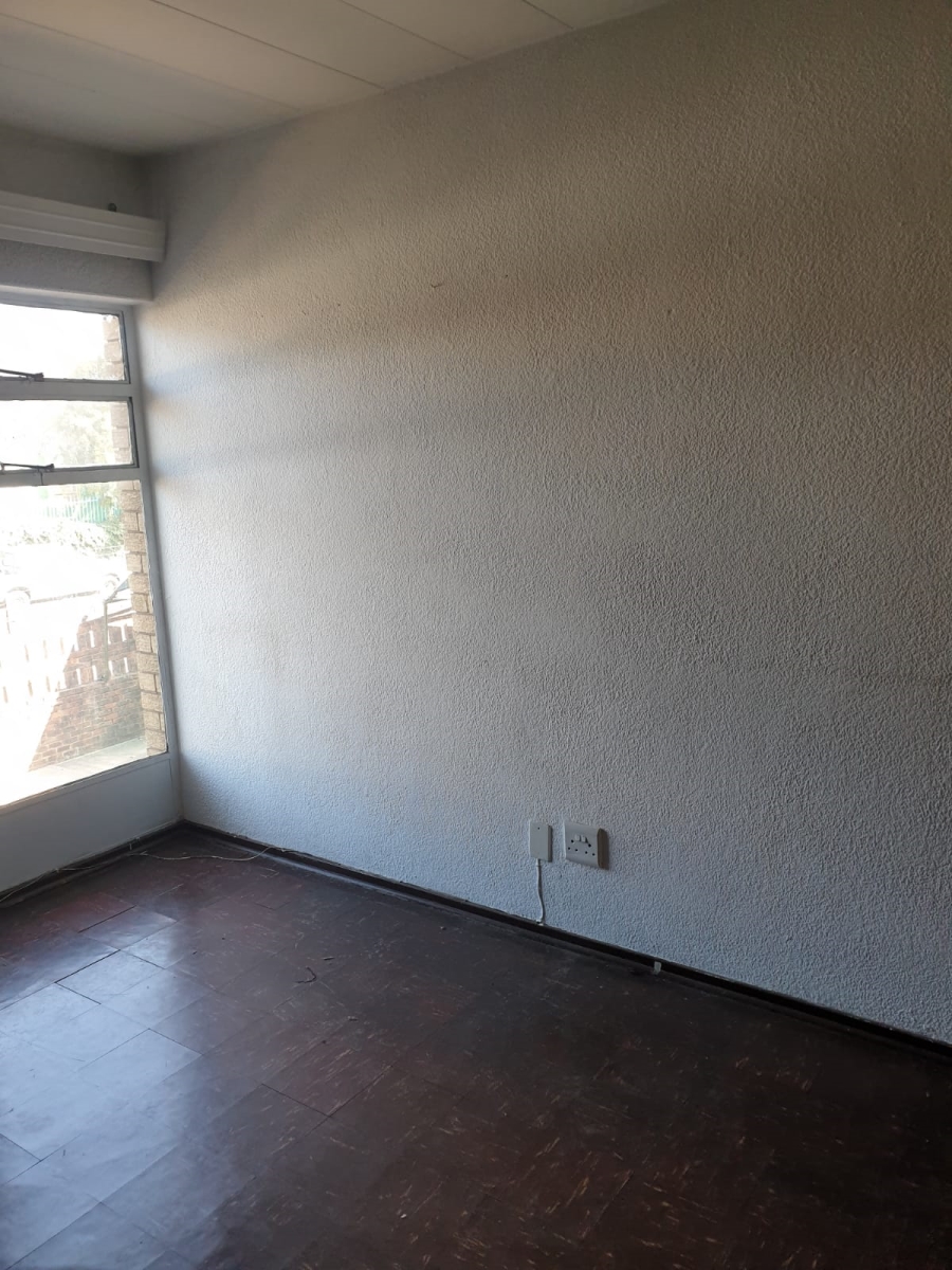 To Let 2 Bedroom Property for Rent in South Germiston Gauteng