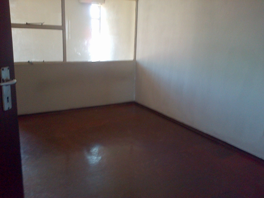 To Let 2 Bedroom Property for Rent in South Germiston Gauteng