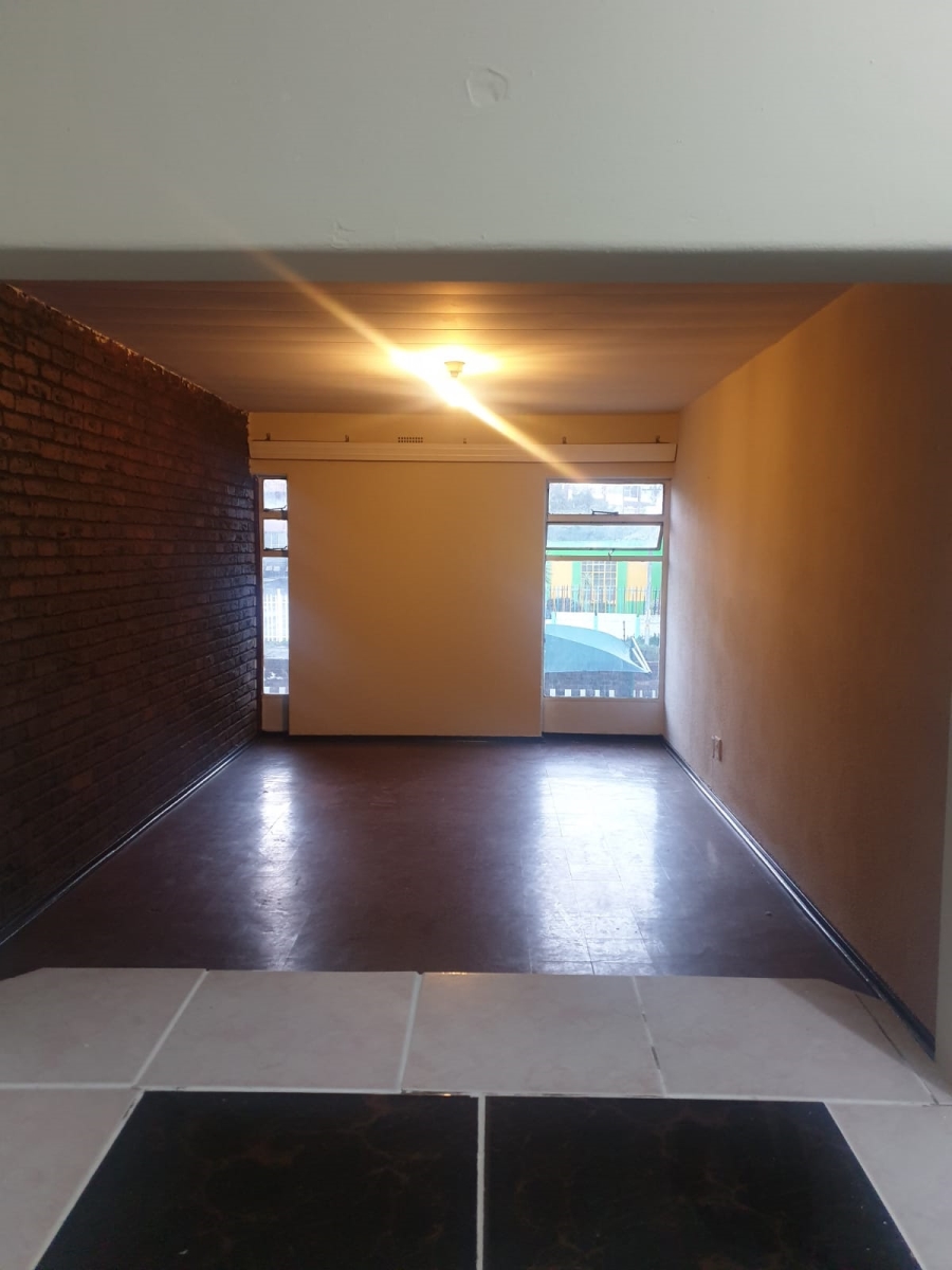 To Let 2 Bedroom Property for Rent in South Germiston Gauteng