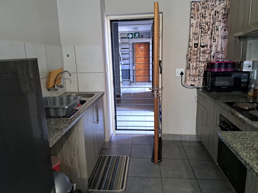 2 Bedroom Property for Sale in Grand Central Gauteng