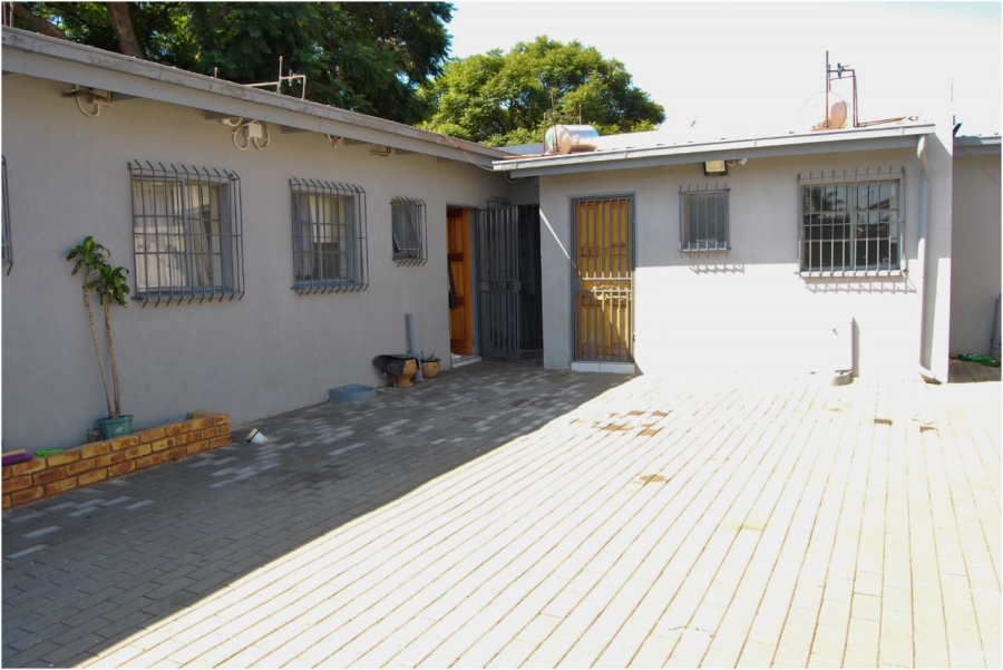 To Let 1 Bedroom Property for Rent in Regents Park Gauteng