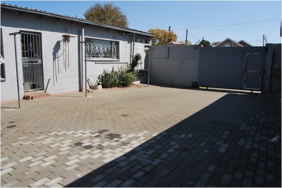 To Let 1 Bedroom Property for Rent in Regents Park Gauteng