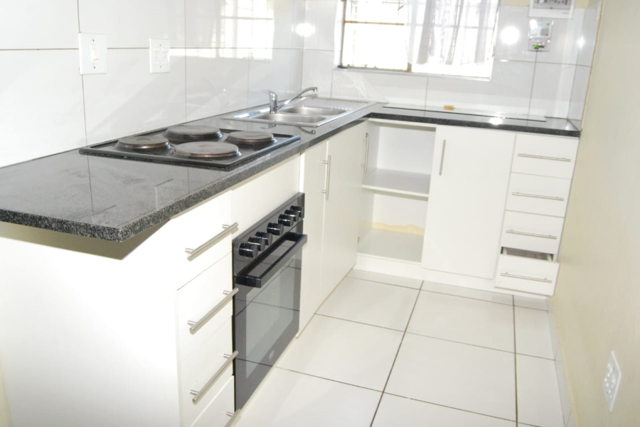 To Let 1 Bedroom Property for Rent in Regents Park Gauteng