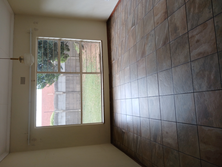 To Let 4 Bedroom Property for Rent in Glen Marais Gauteng