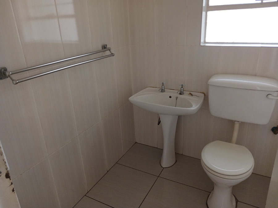 To Let 4 Bedroom Property for Rent in Glen Marais Gauteng