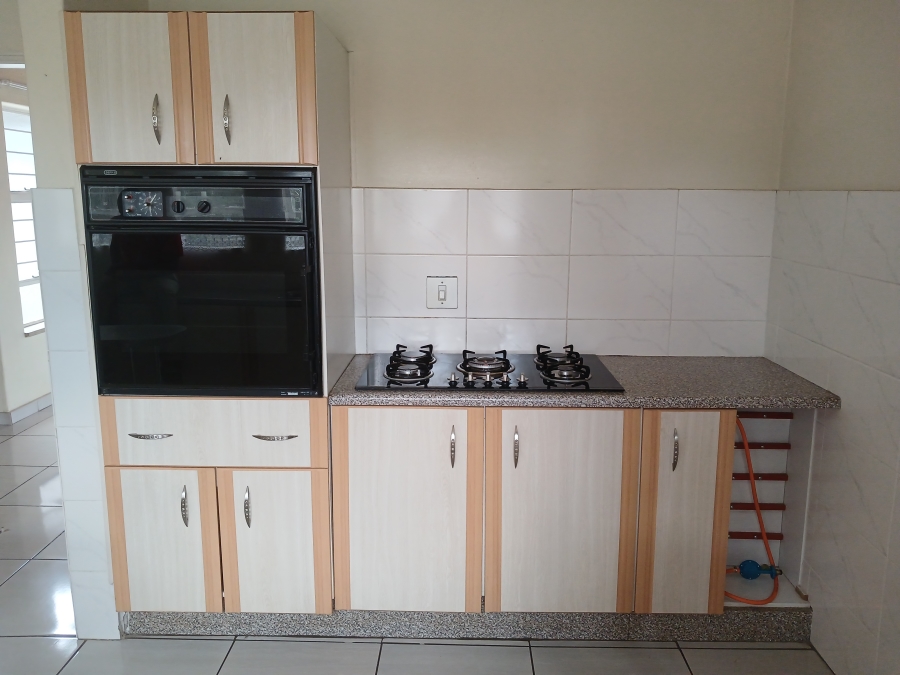 To Let 4 Bedroom Property for Rent in Glen Marais Gauteng