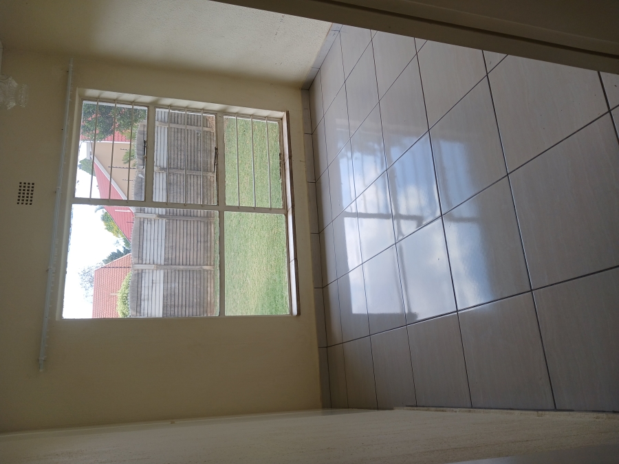 To Let 4 Bedroom Property for Rent in Glen Marais Gauteng