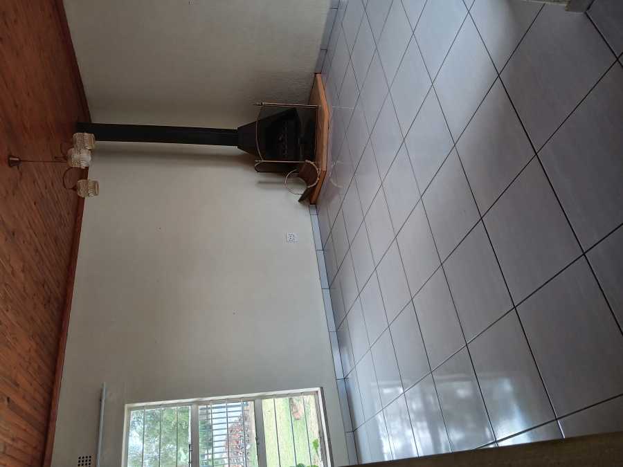 To Let 4 Bedroom Property for Rent in Glen Marais Gauteng