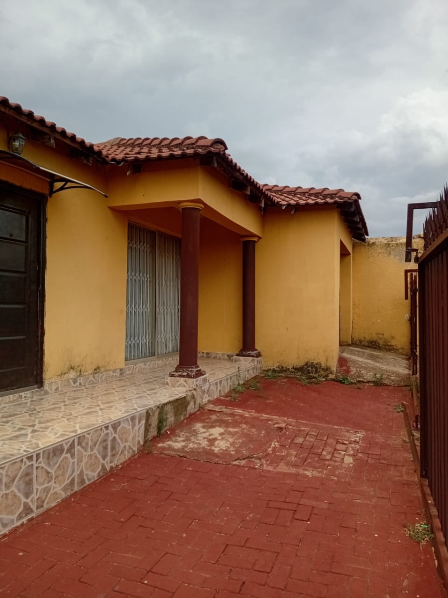 To Let 3 Bedroom Property for Rent in Protea North Gauteng