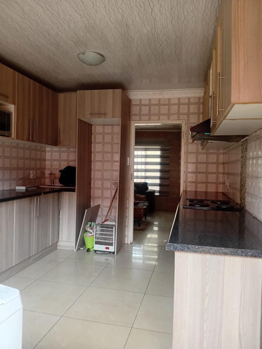 To Let 3 Bedroom Property for Rent in Protea North Gauteng