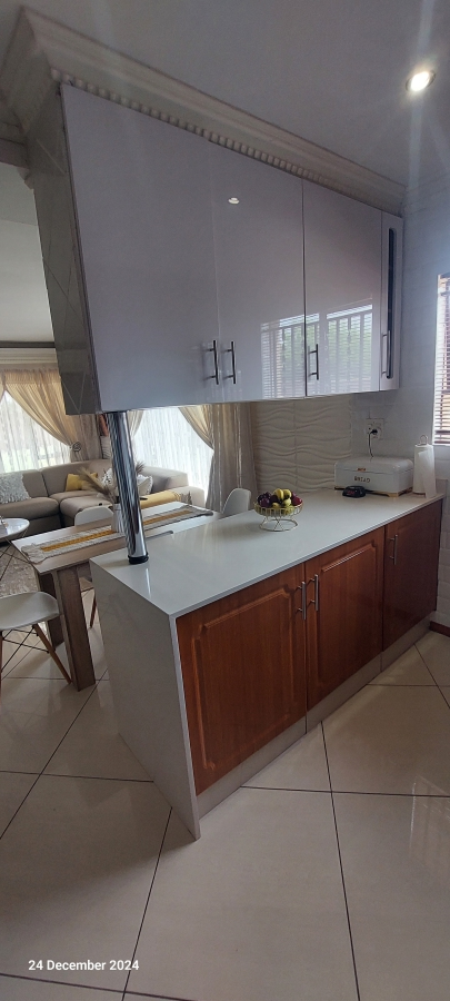 3 Bedroom Property for Sale in Crystal Park Gauteng