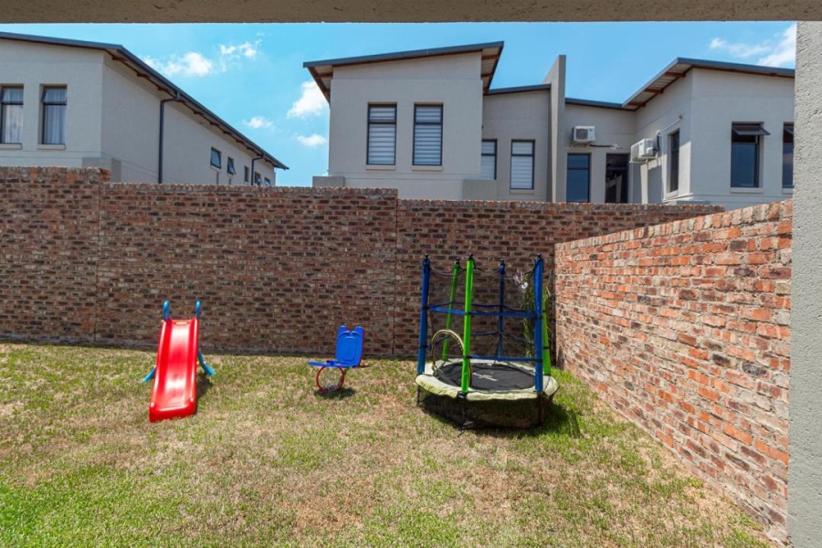 3 Bedroom Property for Sale in Crowthorne Gauteng