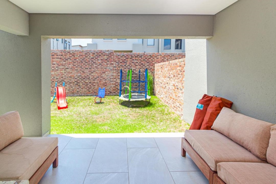 3 Bedroom Property for Sale in Crowthorne Gauteng