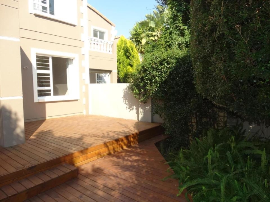 To Let 3 Bedroom Property for Rent in Magaliessig Gauteng