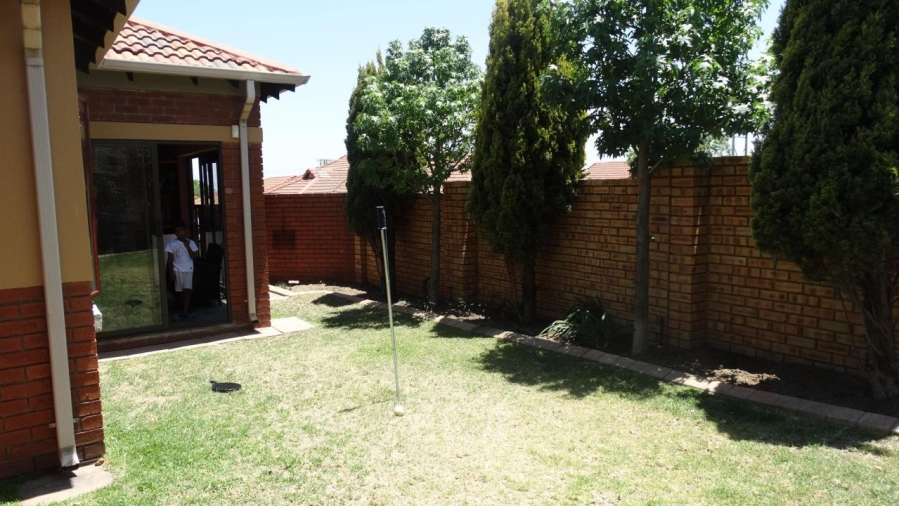 To Let 3 Bedroom Property for Rent in Summerset Gauteng