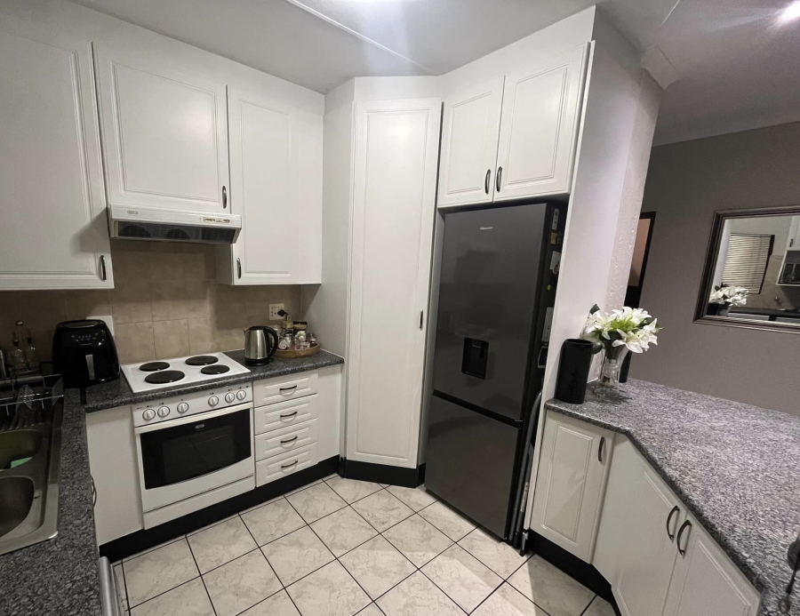 2 Bedroom Property for Sale in Douglasdale Gauteng