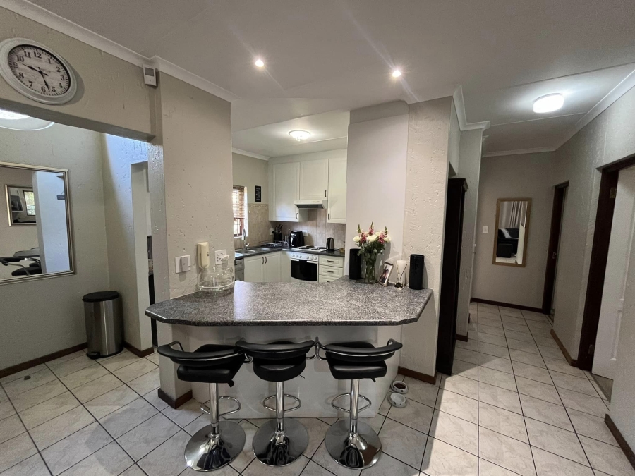 2 Bedroom Property for Sale in Douglasdale Gauteng