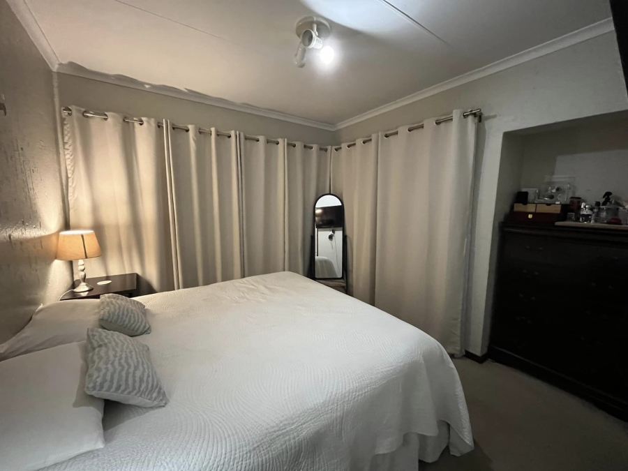 2 Bedroom Property for Sale in Douglasdale Gauteng