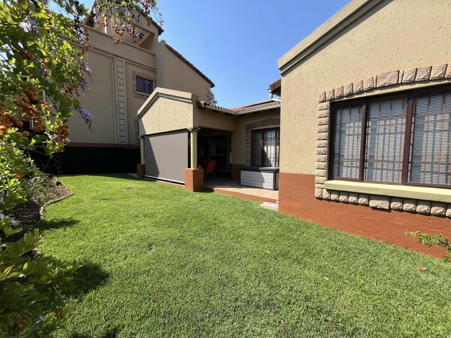 2 Bedroom Property for Sale in Douglasdale Gauteng