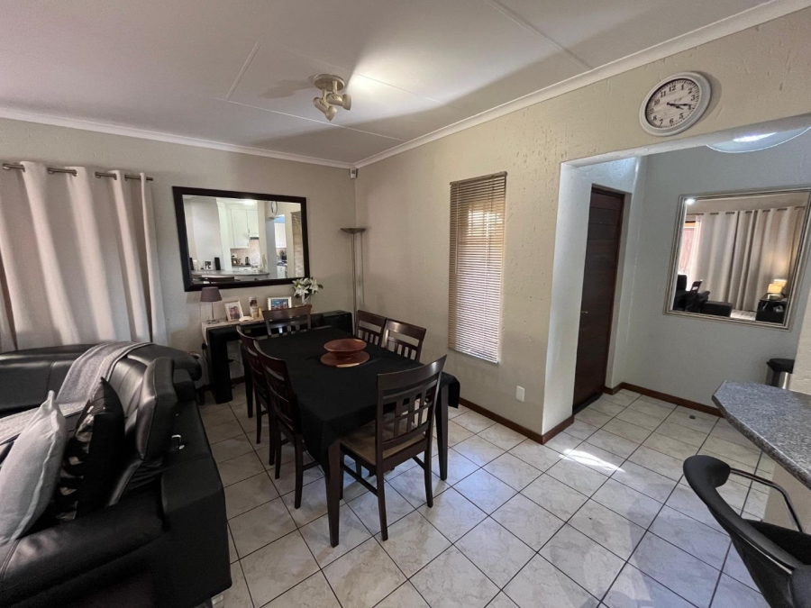 2 Bedroom Property for Sale in Douglasdale Gauteng