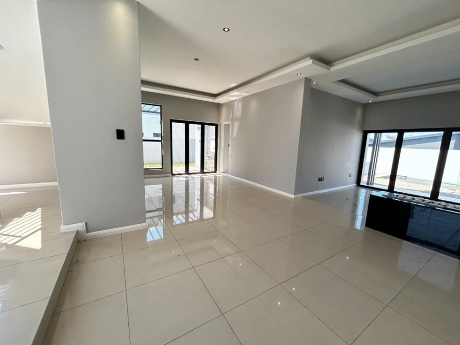 5 Bedroom Property for Sale in Six Fountains Residential Estate Gauteng