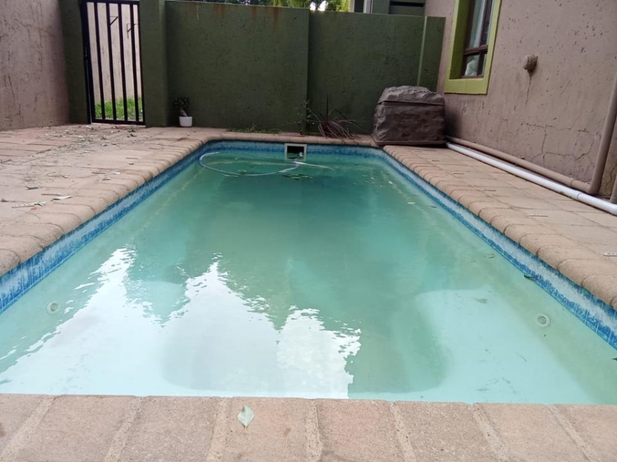 3 Bedroom Property for Sale in Leeuwenhof Estate Gauteng