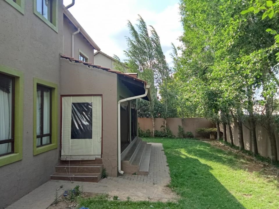 3 Bedroom Property for Sale in Leeuwenhof Estate Gauteng