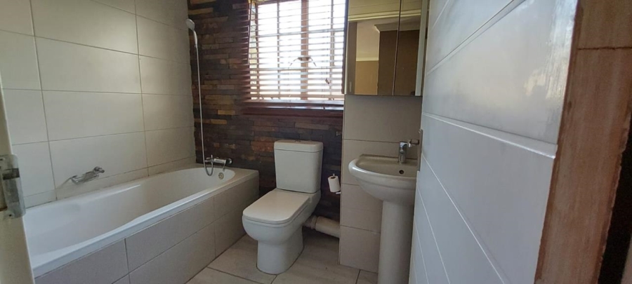 To Let 2 Bedroom Property for Rent in Olympus AH Gauteng