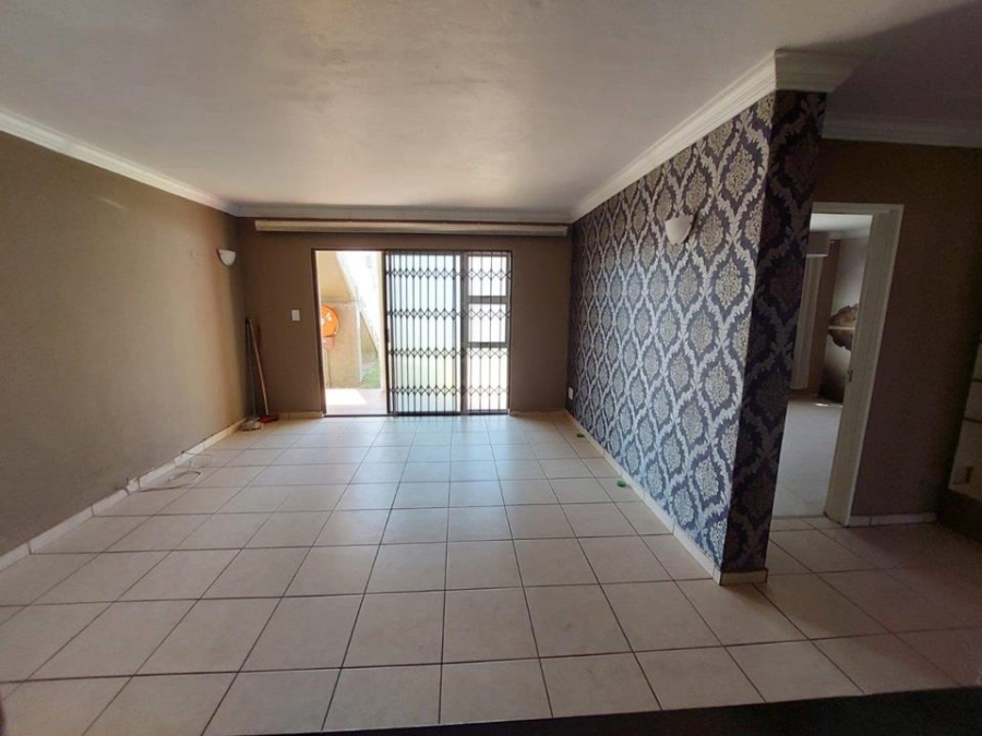 To Let 2 Bedroom Property for Rent in Olympus AH Gauteng