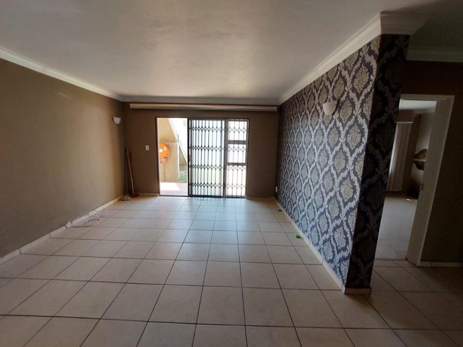 To Let 2 Bedroom Property for Rent in Olympus AH Gauteng