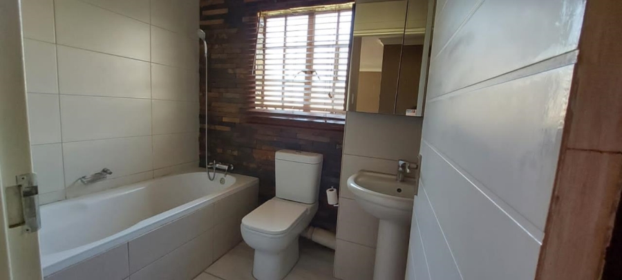 To Let 2 Bedroom Property for Rent in Olympus AH Gauteng