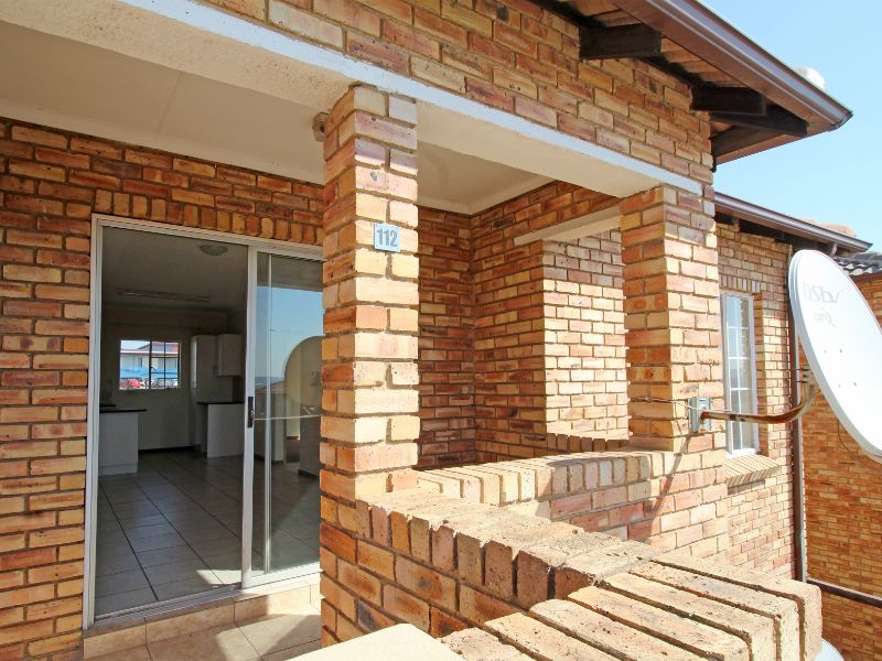 2 Bedroom Property for Sale in Elandspark Gauteng