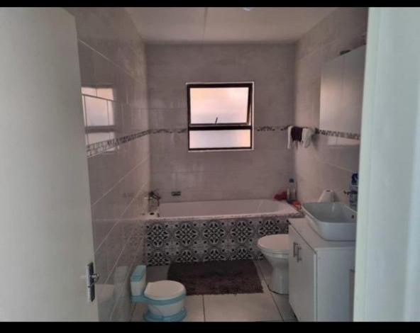 To Let 3 Bedroom Property for Rent in Albertsdal Gauteng