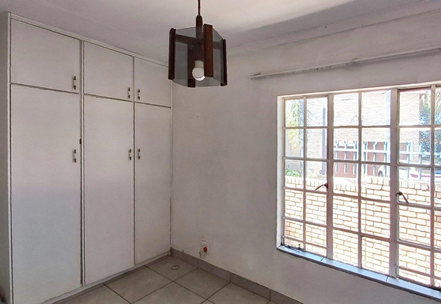 5 Bedroom Property for Sale in Erasmuskloof Gauteng