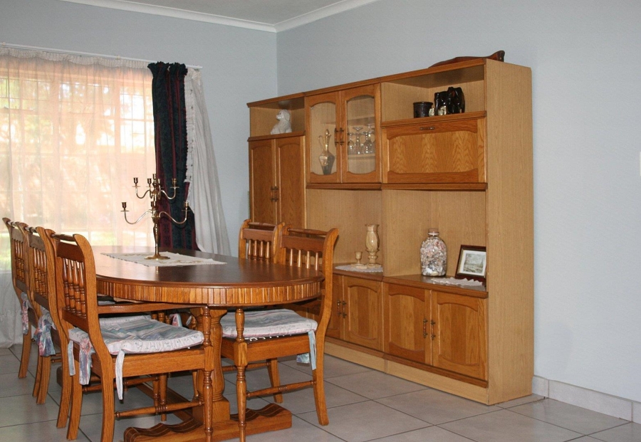 5 Bedroom Property for Sale in Erasmuskloof Gauteng