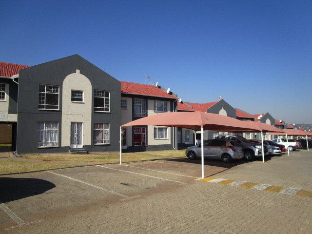 1 Bedroom Property for Sale in Die Hoewes Gauteng