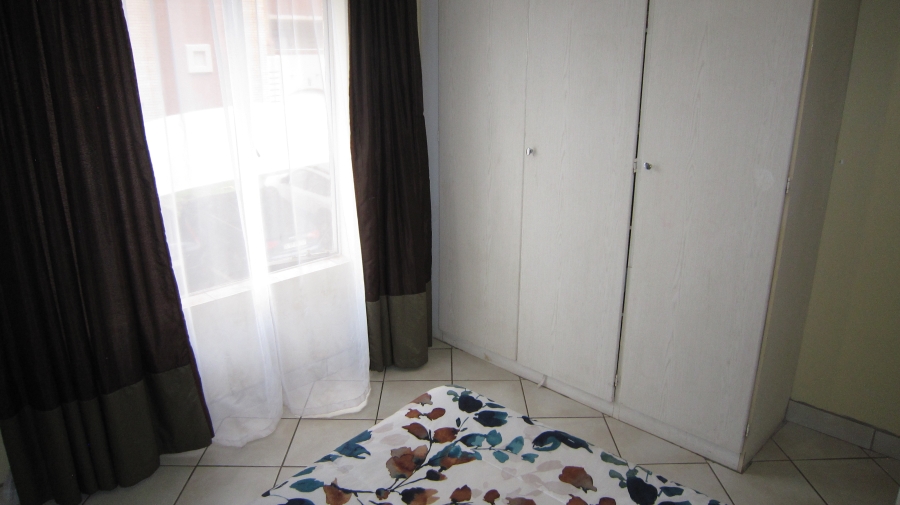 2 Bedroom Property for Sale in Die Hoewes Gauteng