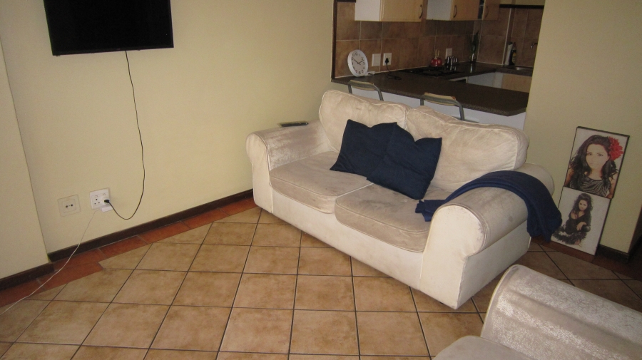 2 Bedroom Property for Sale in Die Hoewes Gauteng