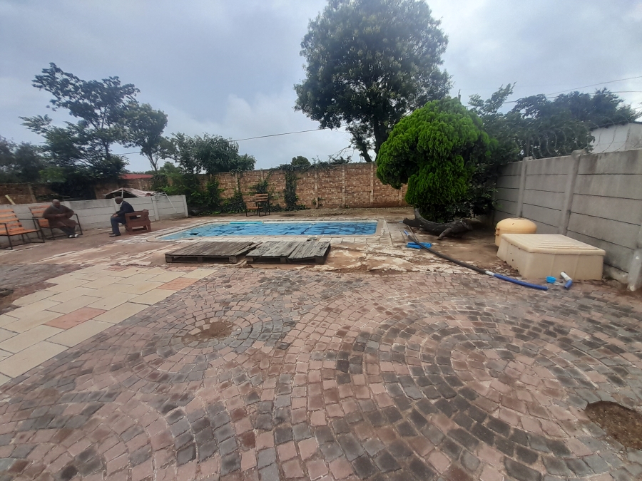 To Let 4 Bedroom Property for Rent in Witpoortjie Gauteng