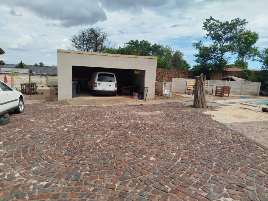 To Let 4 Bedroom Property for Rent in Witpoortjie Gauteng