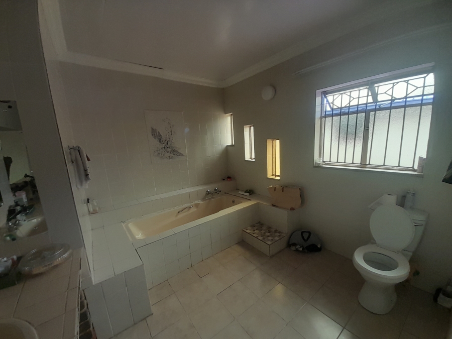 To Let 4 Bedroom Property for Rent in Witpoortjie Gauteng