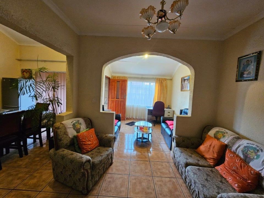 5 Bedroom Property for Sale in Alrapark Gauteng