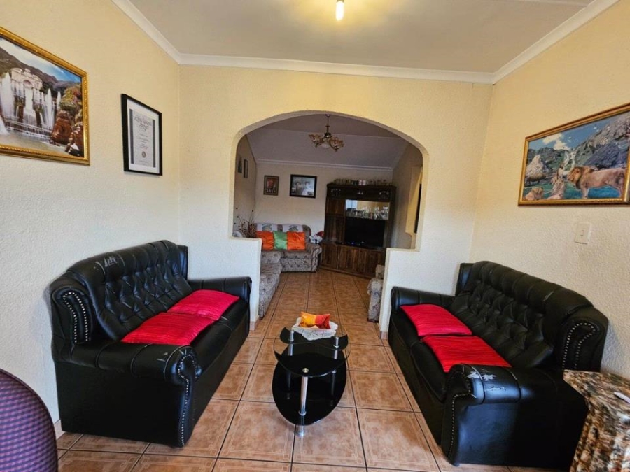 5 Bedroom Property for Sale in Alrapark Gauteng