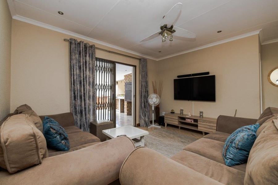 3 Bedroom Property for Sale in Halfway Gardens Gauteng