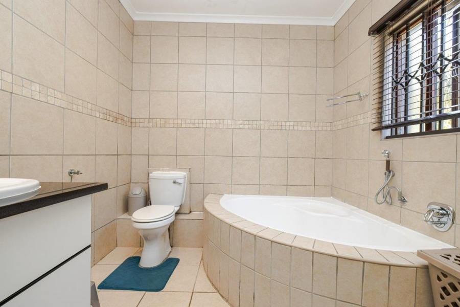 3 Bedroom Property for Sale in Halfway Gardens Gauteng